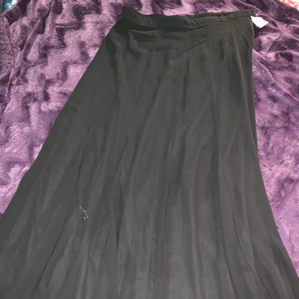 Long maxi black skirt